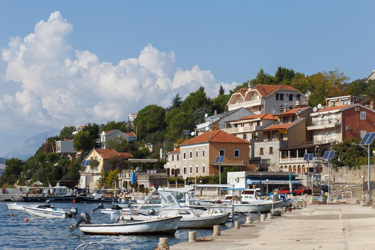 Suntime Apartment Tivat Luaran gambar