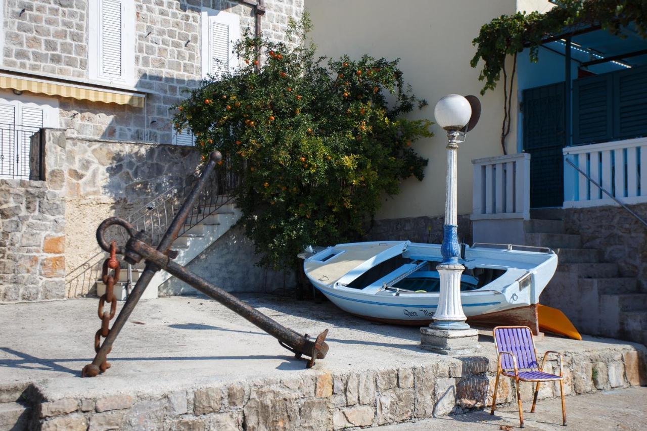 Suntime Apartment Tivat Luaran gambar