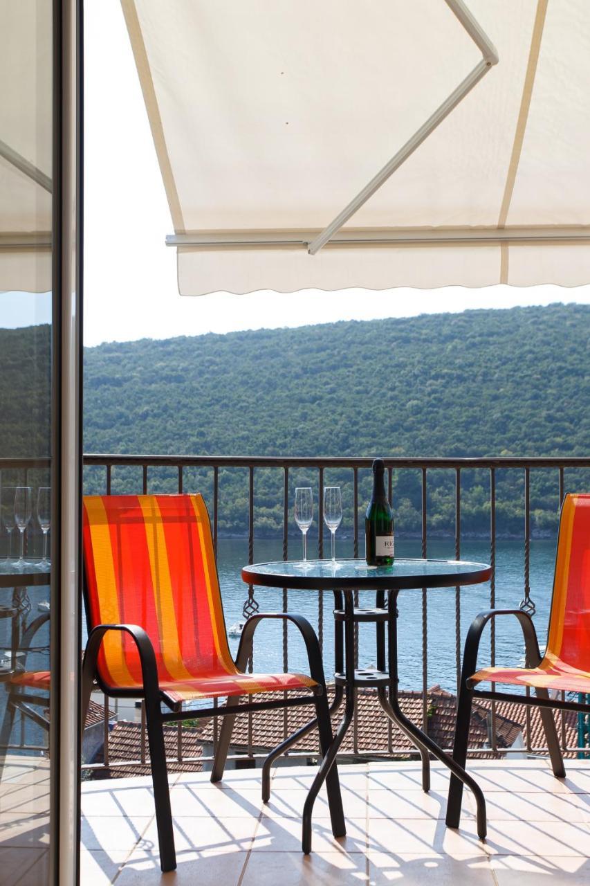 Suntime Apartment Tivat Luaran gambar