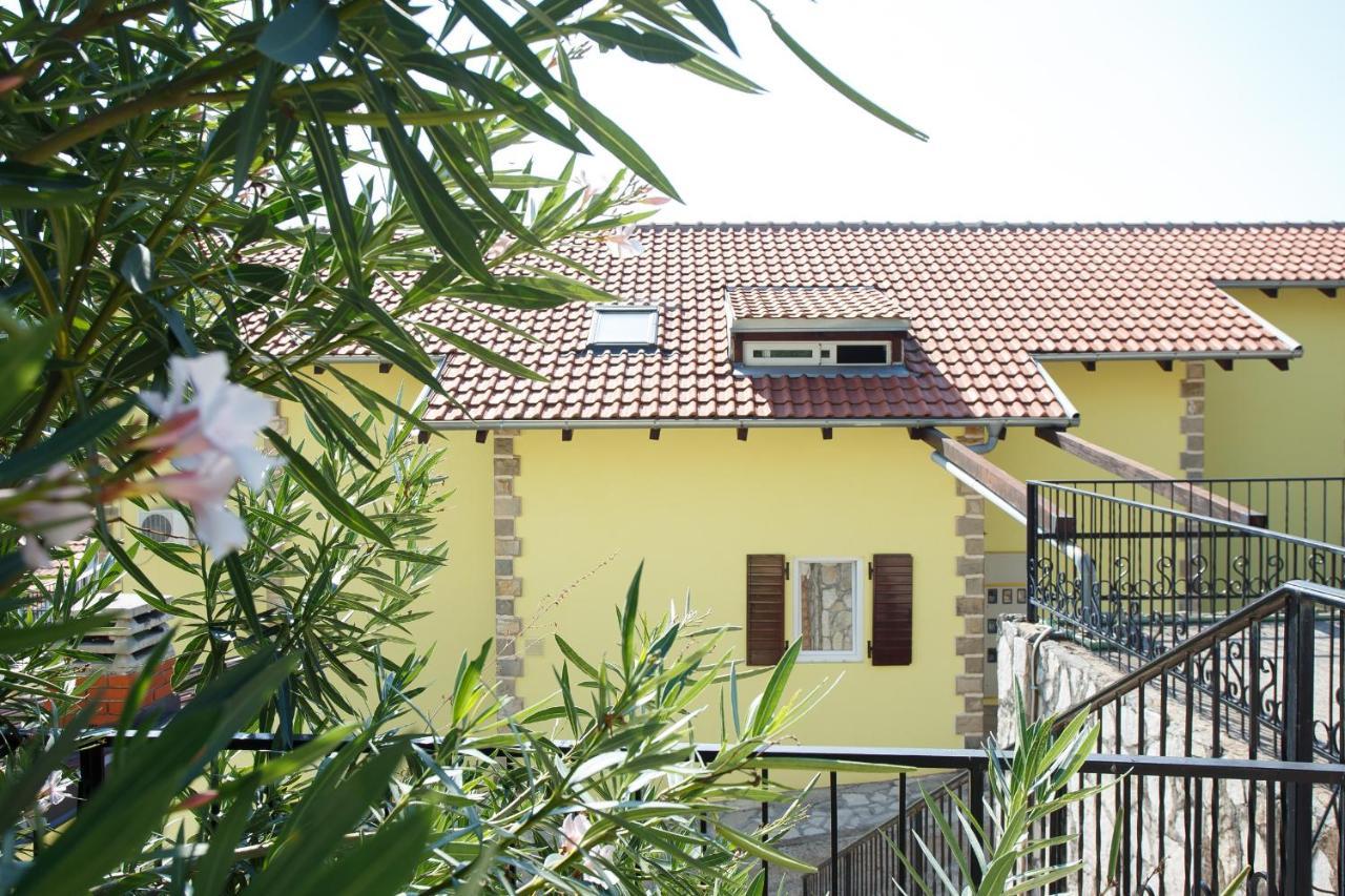 Suntime Apartment Tivat Luaran gambar